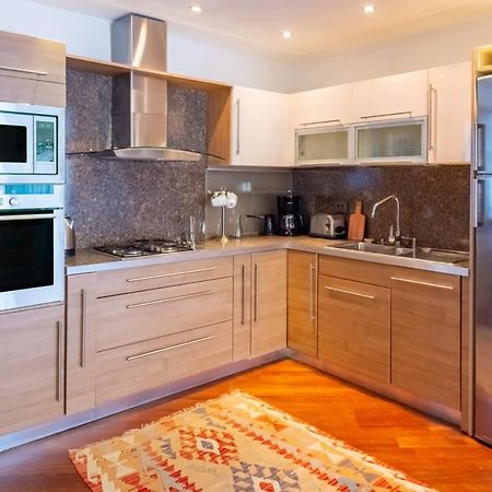 Apartamento Flat With Terrace Near Istiklal Street Estambul Exterior foto