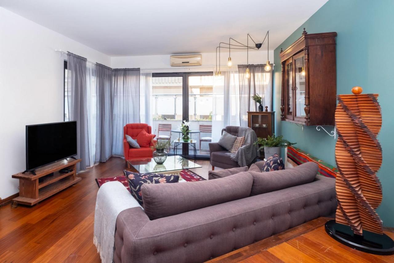 Apartamento Flat With Terrace Near Istiklal Street Estambul Exterior foto