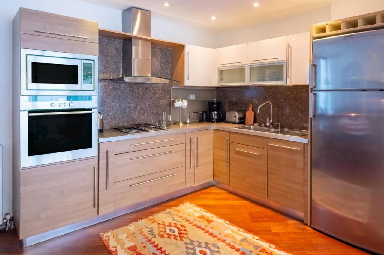Apartamento Flat With Terrace Near Istiklal Street Estambul Exterior foto