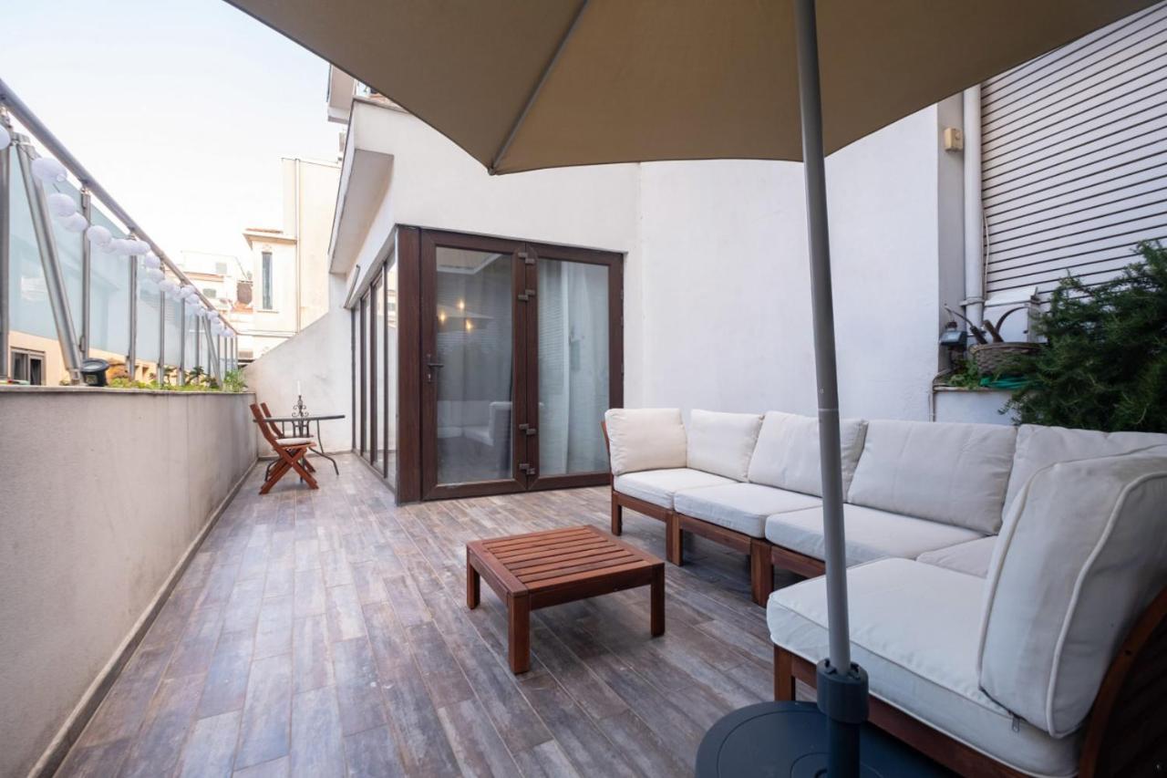 Apartamento Flat With Terrace Near Istiklal Street Estambul Exterior foto