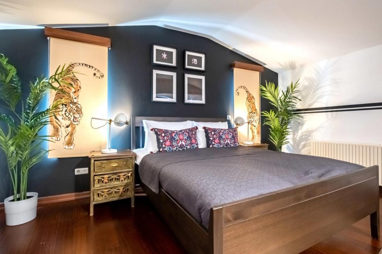 Apartamento Flat With Terrace Near Istiklal Street Estambul Exterior foto