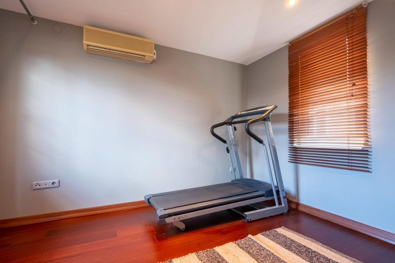 Apartamento Flat With Terrace Near Istiklal Street Estambul Exterior foto