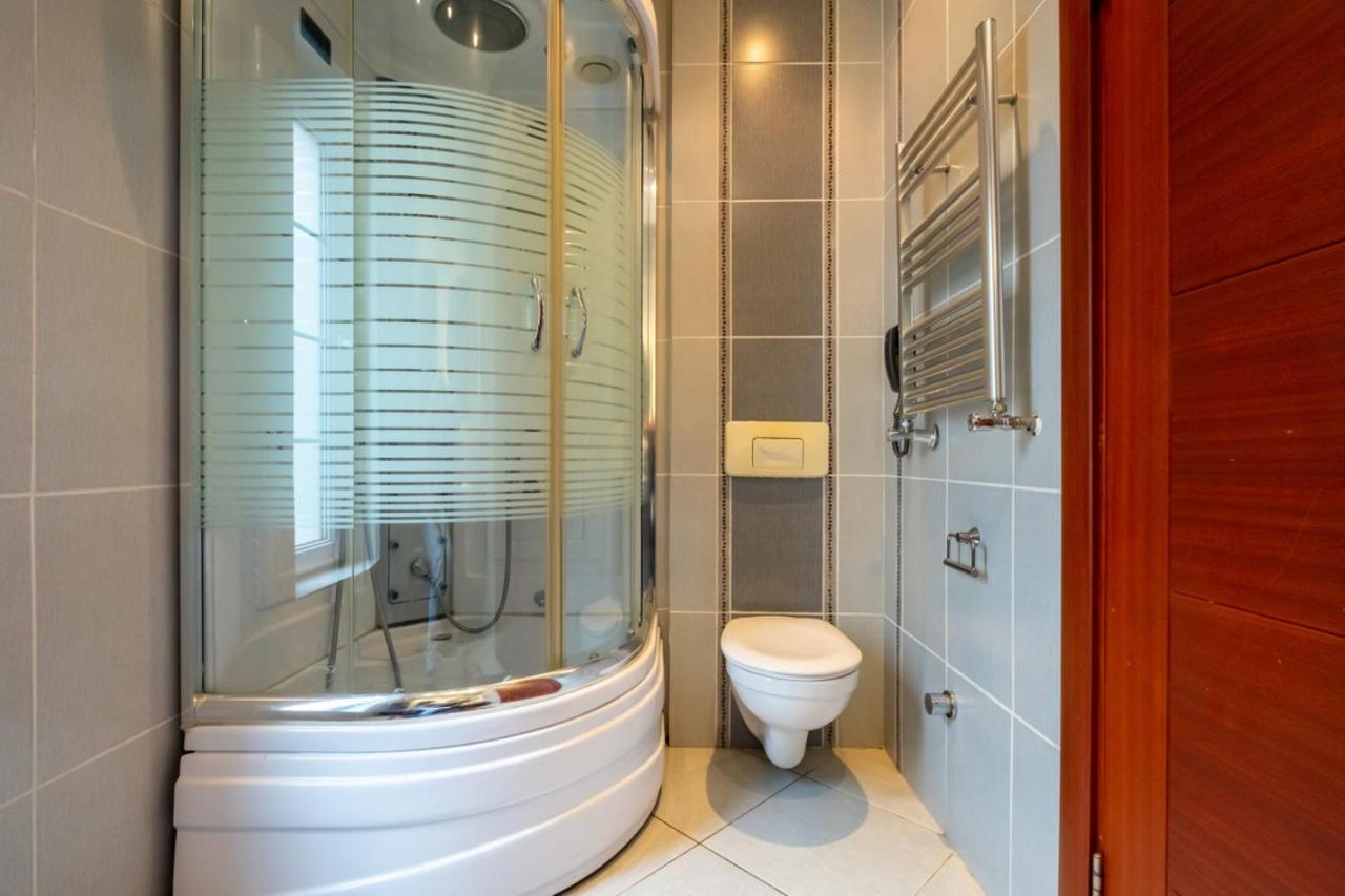 Apartamento Flat With Terrace Near Istiklal Street Estambul Exterior foto